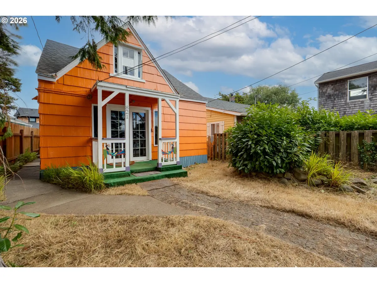 821 S Columbia St, Seaside, OR 97138 - #1