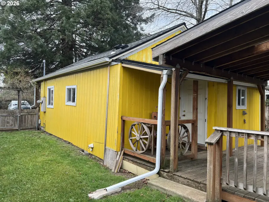 2204 SE 84th Ave, Portland, OR 97216 - Image #3