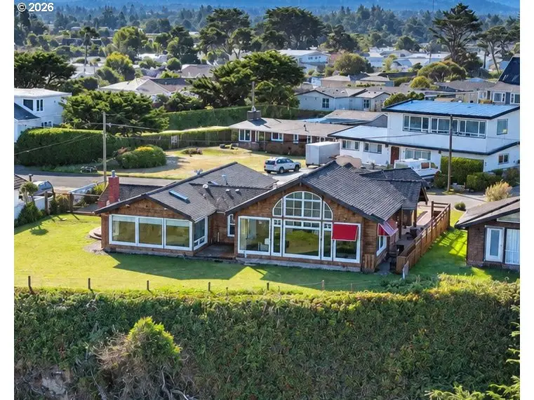 880 Ocean Dr, Bandon, OR 97411 - #2