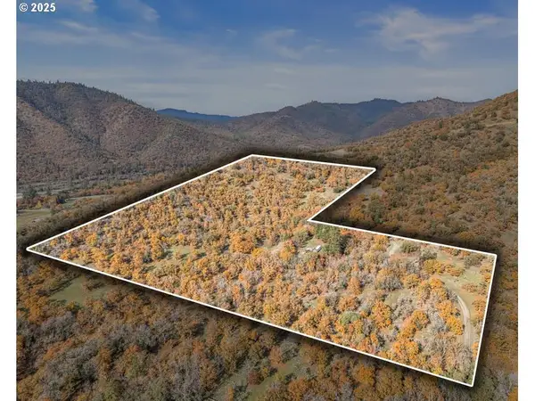 11926 Blackwell Rd, CentralPoint, OR 97502