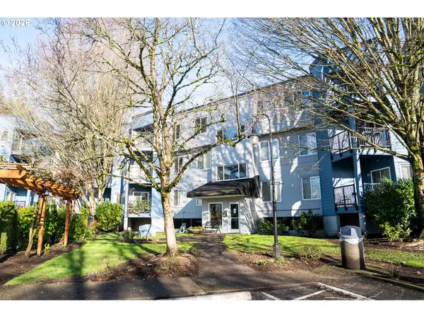 8720 SW Tualatin Rd #206, Tualatin, OR 97062