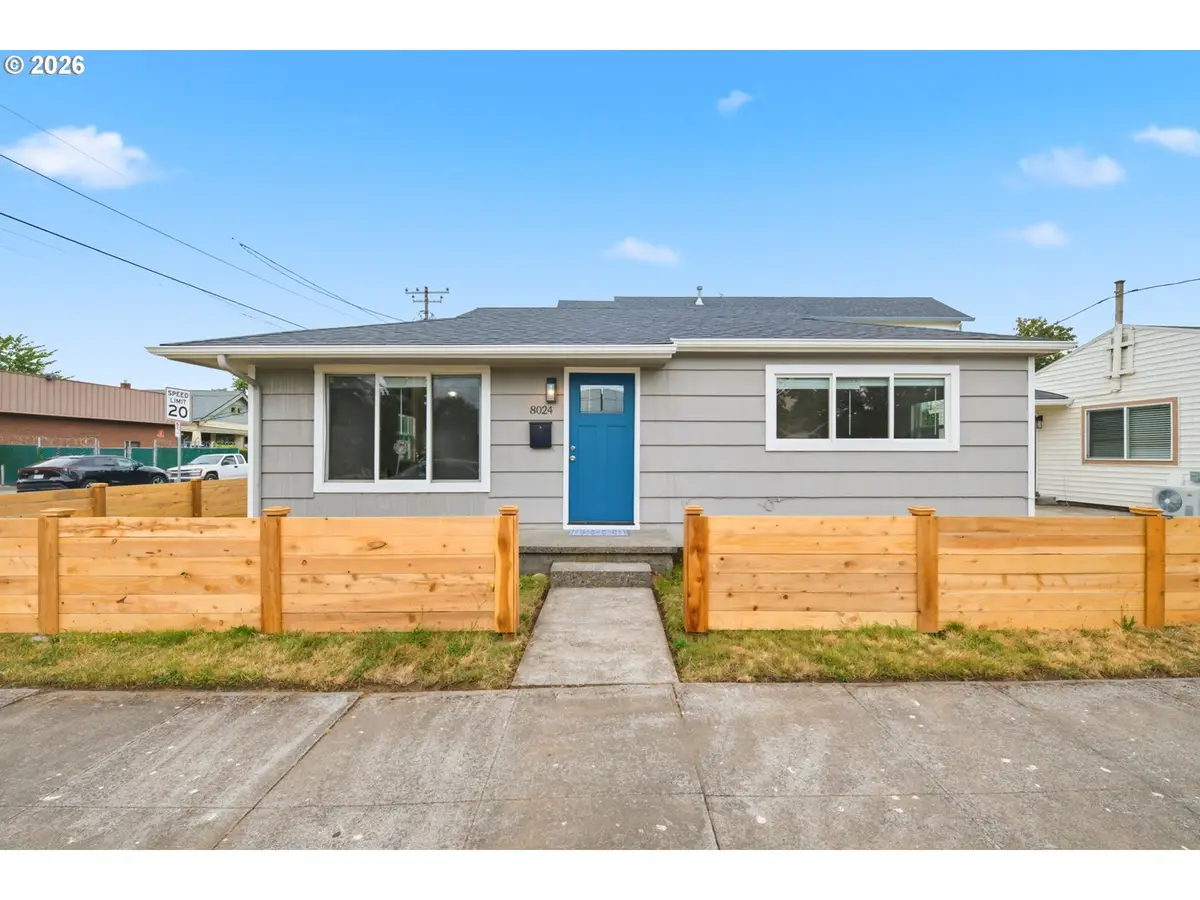 8024 NE Fremont St, Portland, OR 97213 - #1
