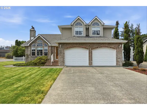 2090 Ash St, NorthBend, OR 97459