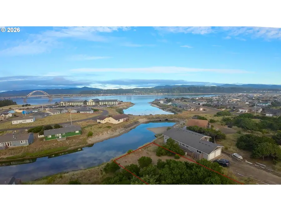601 NW Oceania Dr, Waldport, OR 97394 - #3