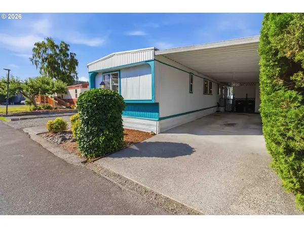 5600 Mt Solo Rd #157, Longview, WA 98632