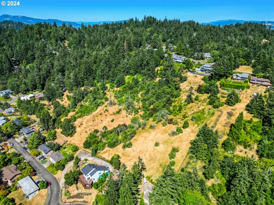 E 38th Ave, Eugene, OR 97405 - #3