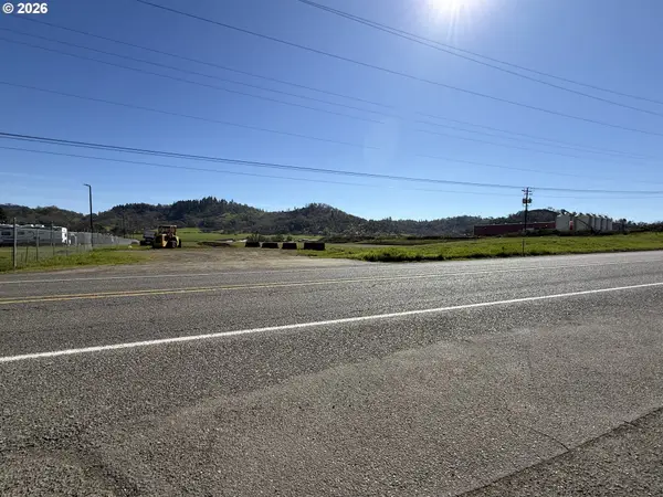 7841 Old Highway 99, Roseburg, OR 97470