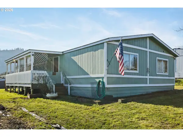 871 SE Meadowood Dr, Winston, OR 97496