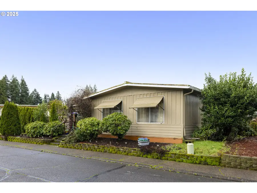 11526 SW Royal Villa Dr, Beaverton Hillsboro, OR 97224 - Image #3