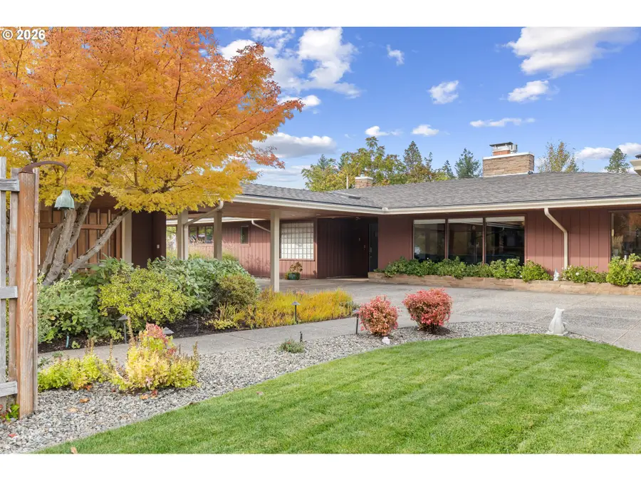 2230 W Harvard Ave, Roseburg, OR 97471 - Image #2