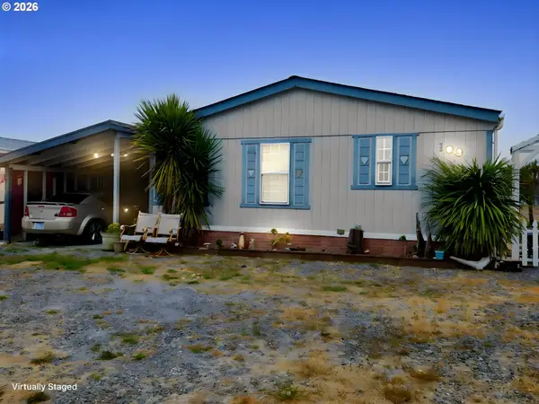 94120 Strahan St #109, GoldBeach, OR 97444