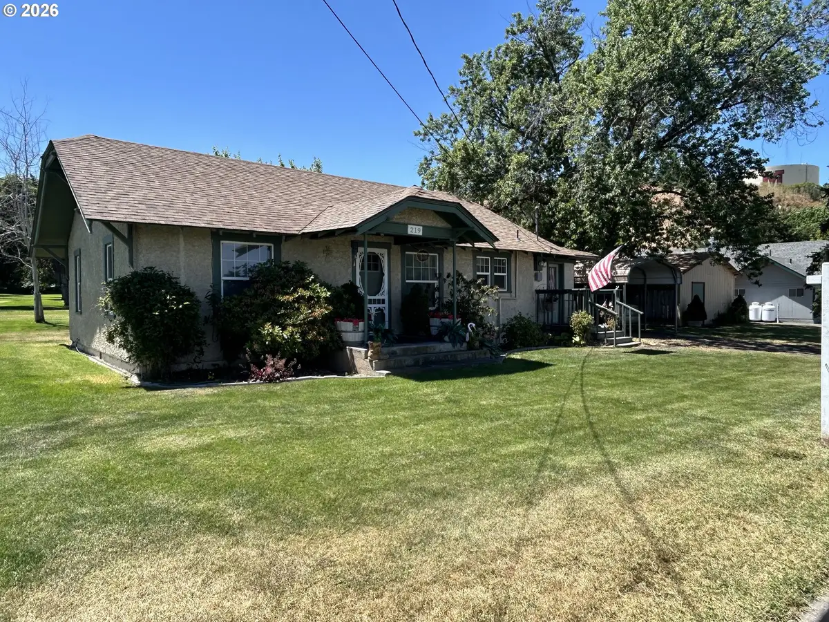 219 Catherine Ave, Milton Freewater, OR 97862 - #1