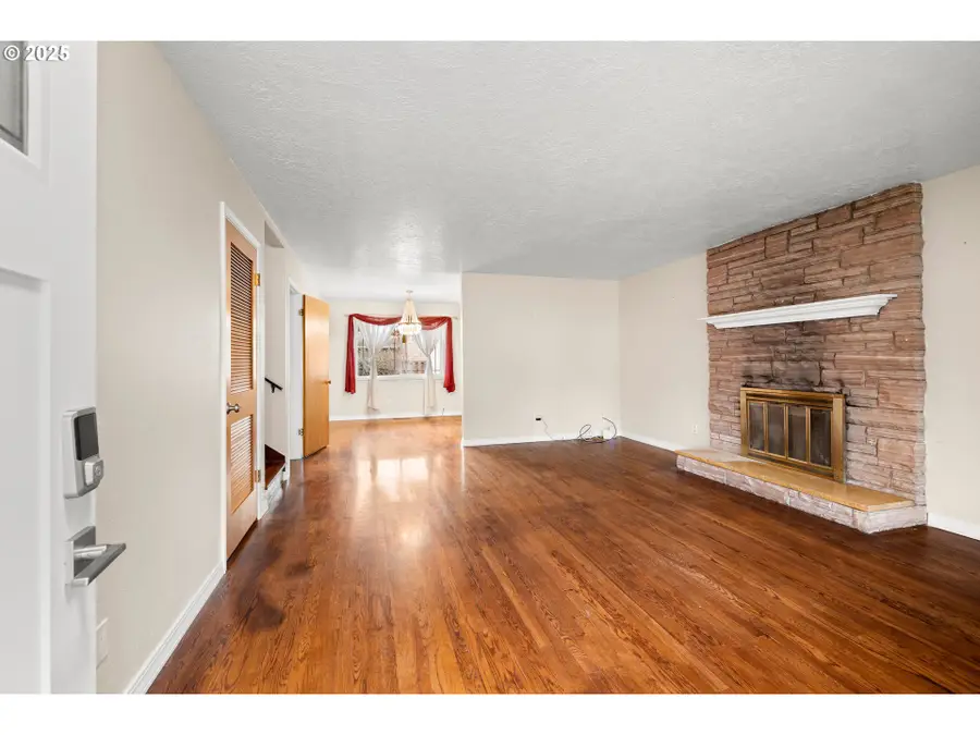 17705 NE Multnomah Dr, Portland, OR 97230 - Image #3