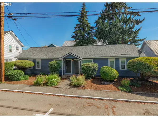144 S Park St, Carlton, OR 97111