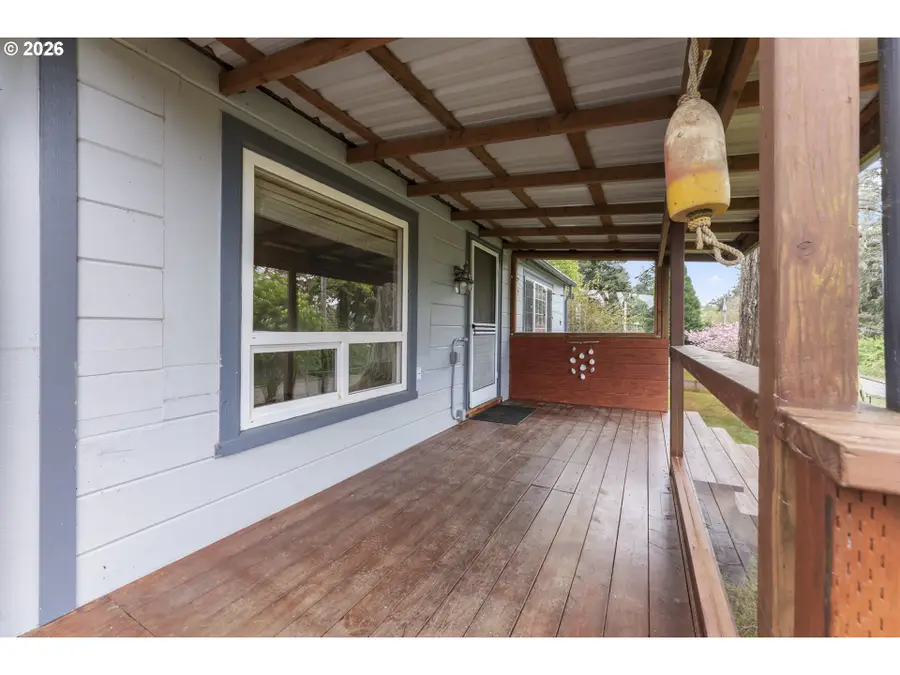 65851 N Bay Rd, Glasgow, OR 97459 - #2