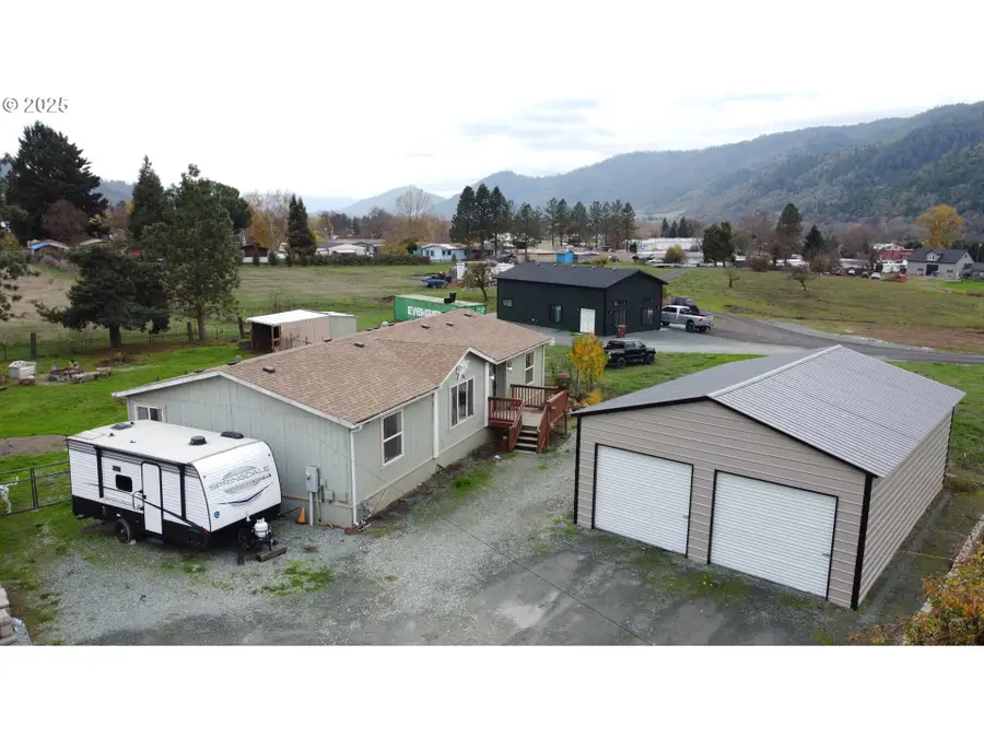 188 Norton Ln, Tri City, OR 97457 - Image #2