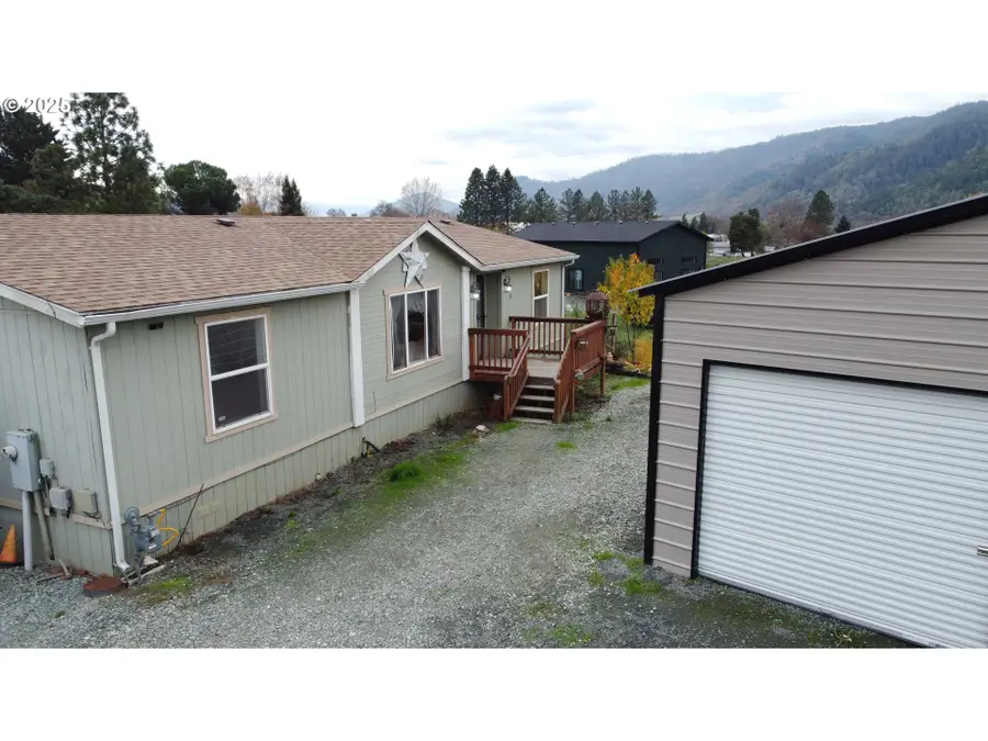 188 Norton Ln, Tri City, OR 97457 - Image #3