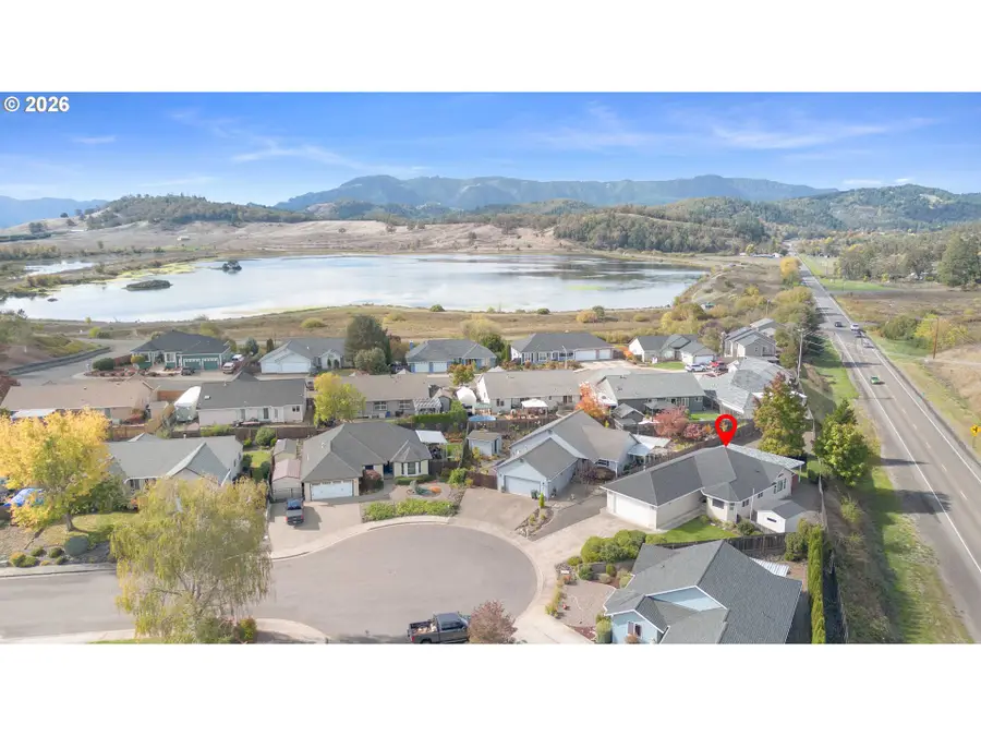 119 Lilly Ct, Sutherlin, OR 97479 - #2