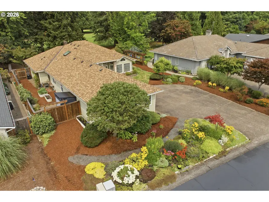 1833 NW Doral St, McMinnville, OR 97128 - #2