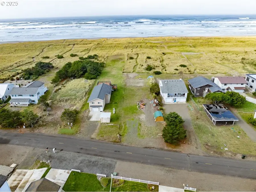 34213 G St, Long Beach North Beach Peninsula, WA 98640 - Image #2