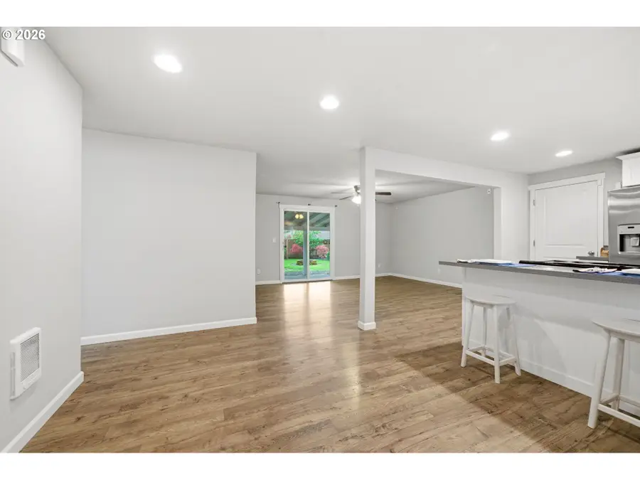 550 E 7th St, La Center, WA 98629 - #3