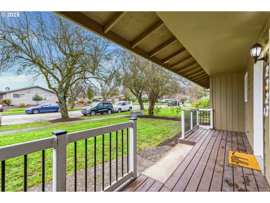 2323 48th Ave, Longview, WA 98632 - Image #2
