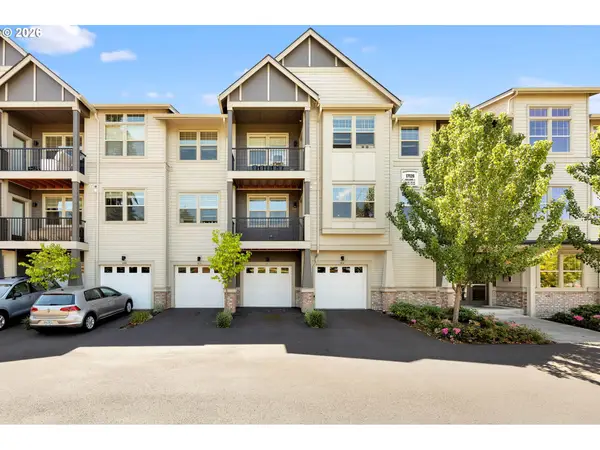 17126 SW Snowdale St #303, Beaverton, OR 97007
