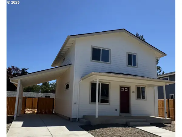 670 St Charles St, Eugene, OR 97402