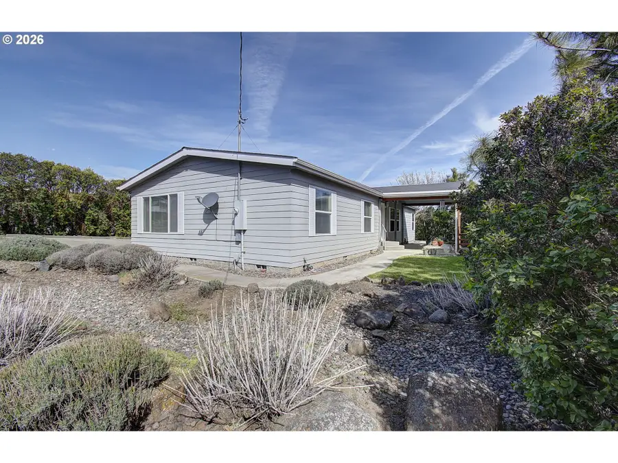 1408 Clark St, Wasco, OR 97065 - #2