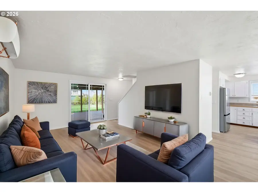 7438 A St, Springfield, OR 97478 - #2