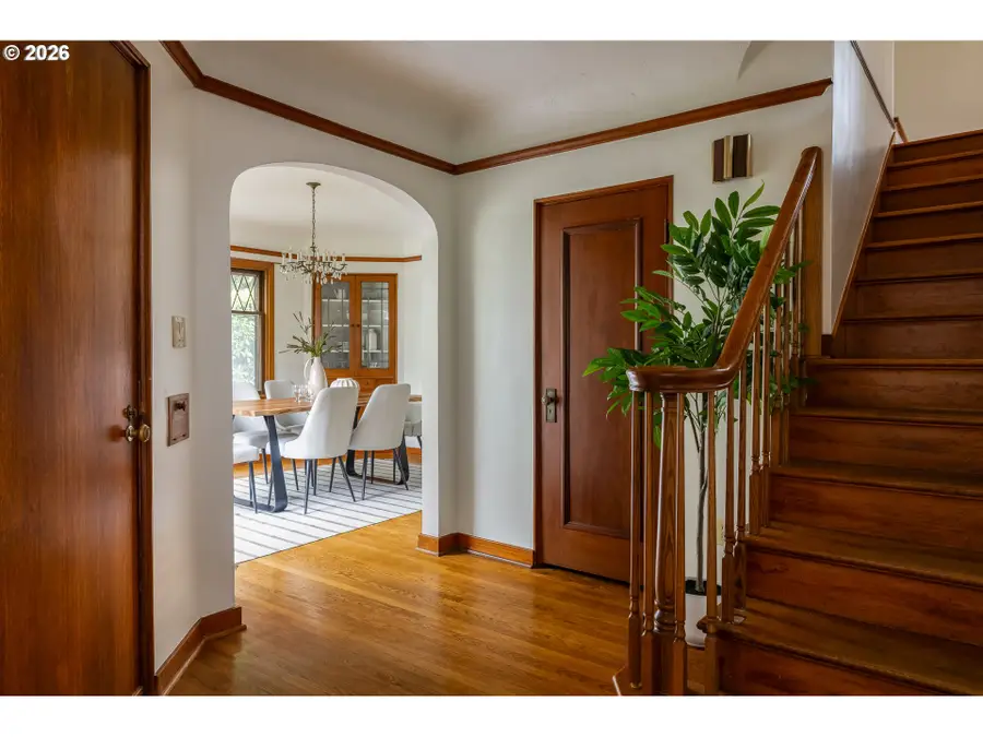 3838 SE Glenwood St, Portland, OR 97202 - #3