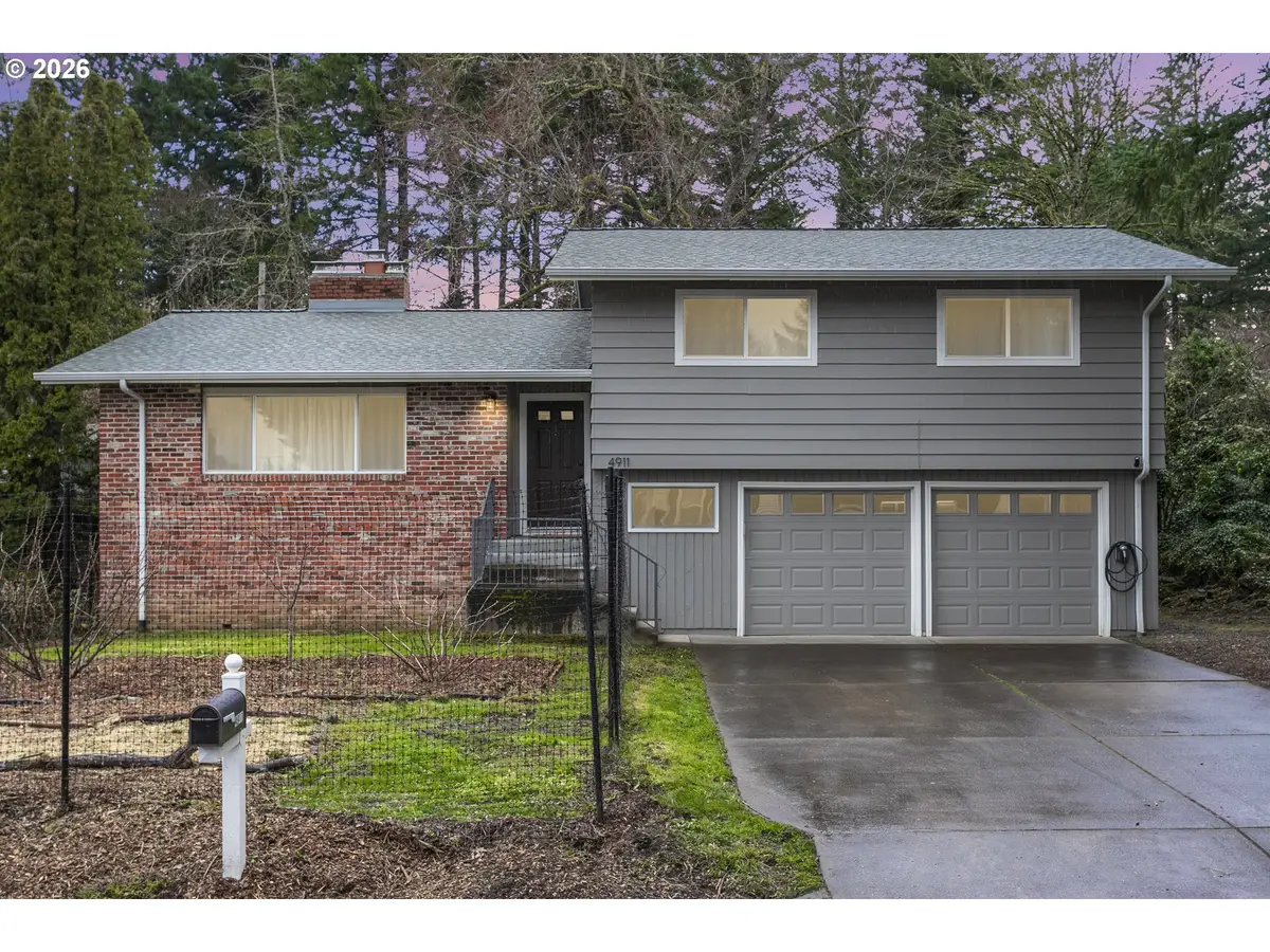 4911 Parkhill St, Lake Oswego, OR 97035 - #1