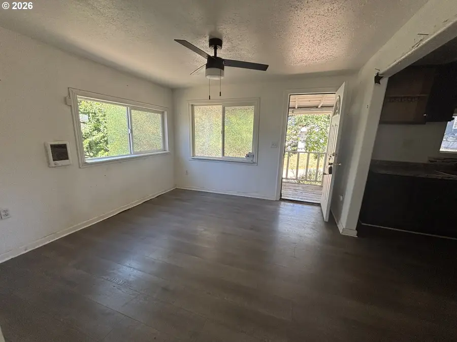 629 Charles St, Yoncalla, OR 97499 - #3