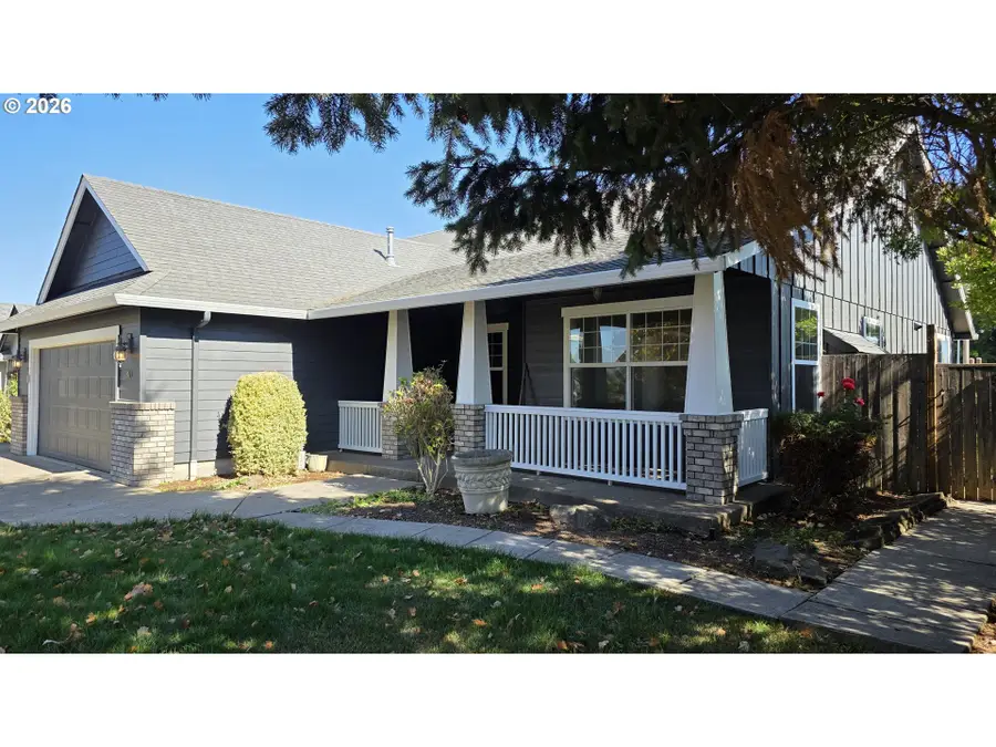 963 S 9th St, Harrisburg, OR 97446 - #3