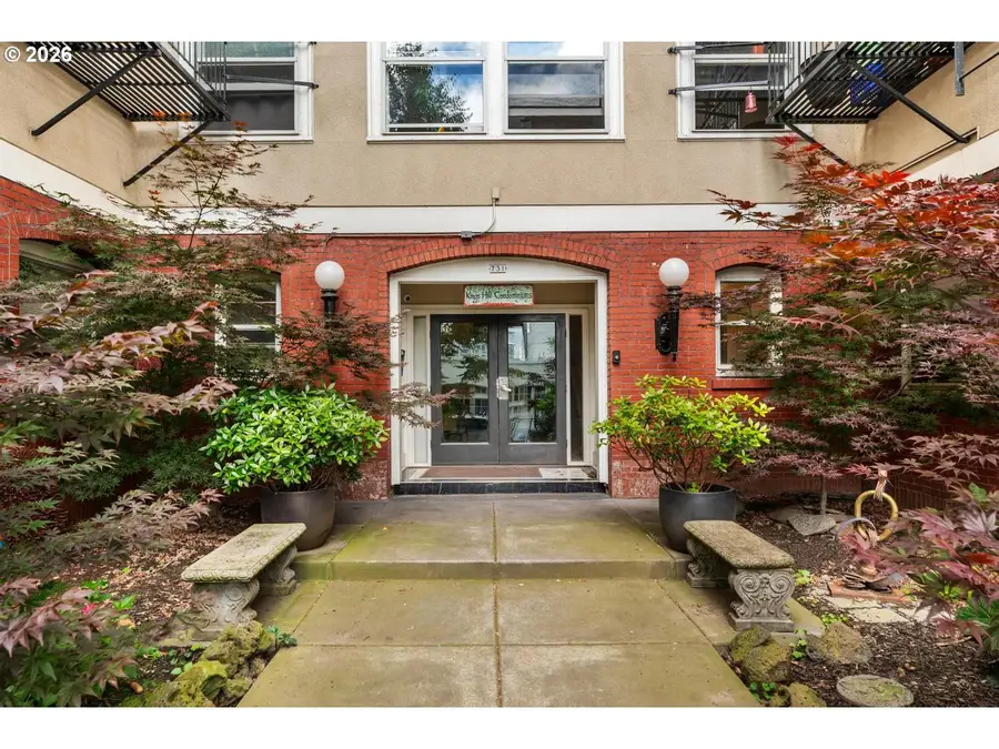 731 SW King Ave #10, Portland West, OR 97035 - #2