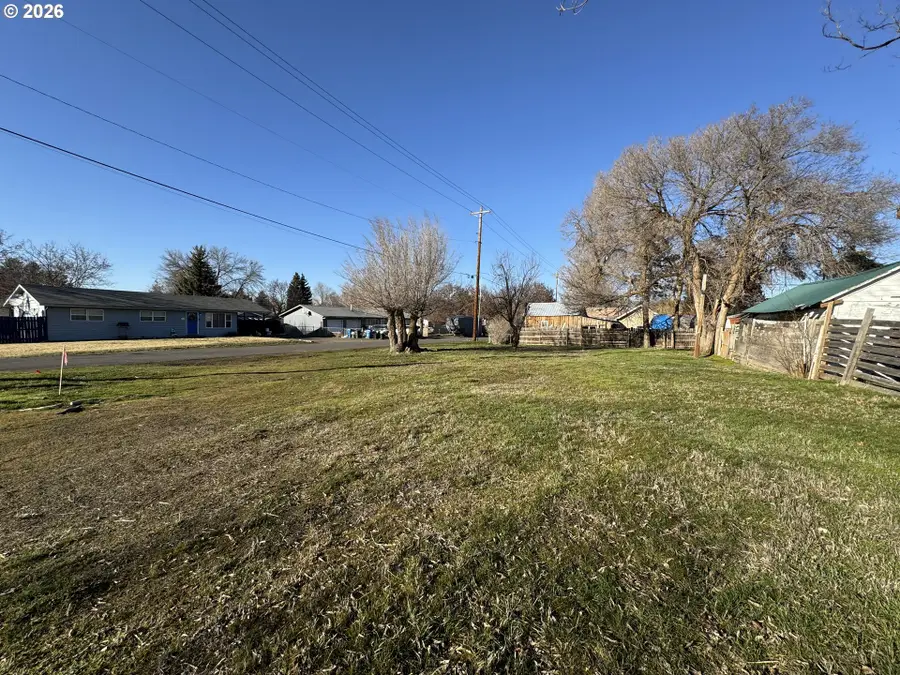 425 W Darland St, Goldendale, WA 98620 - Image #2