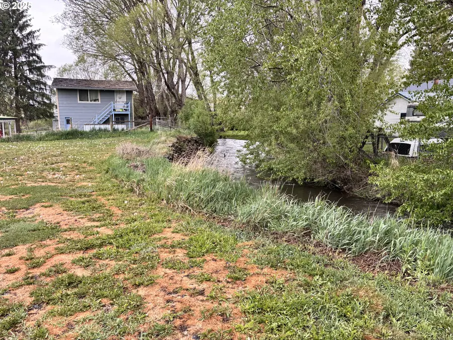 305 Montclair St, Enterprise, OR 97828 - Image #2