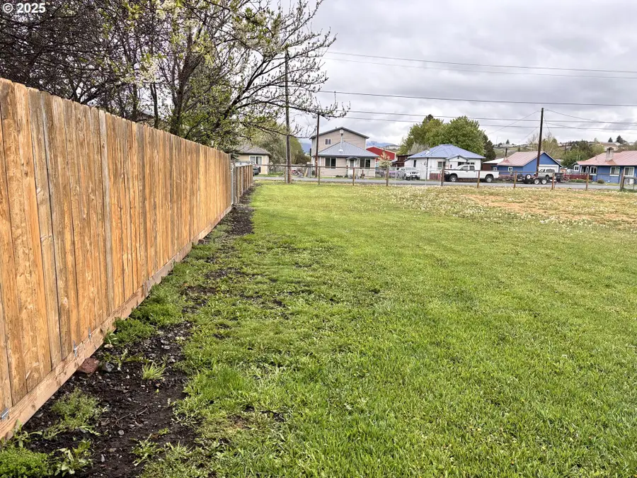 305 Montclair St, Enterprise, OR 97828 - Image #3