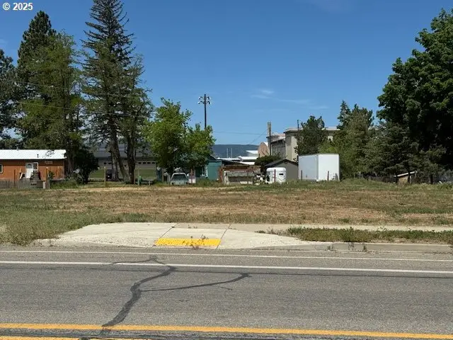 950 2nd St, North Powder, OR 97867 - Image #1