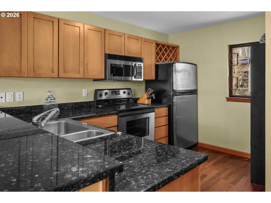920 NW Naito Pkwy #J25, Portland, OR 97209 - #3