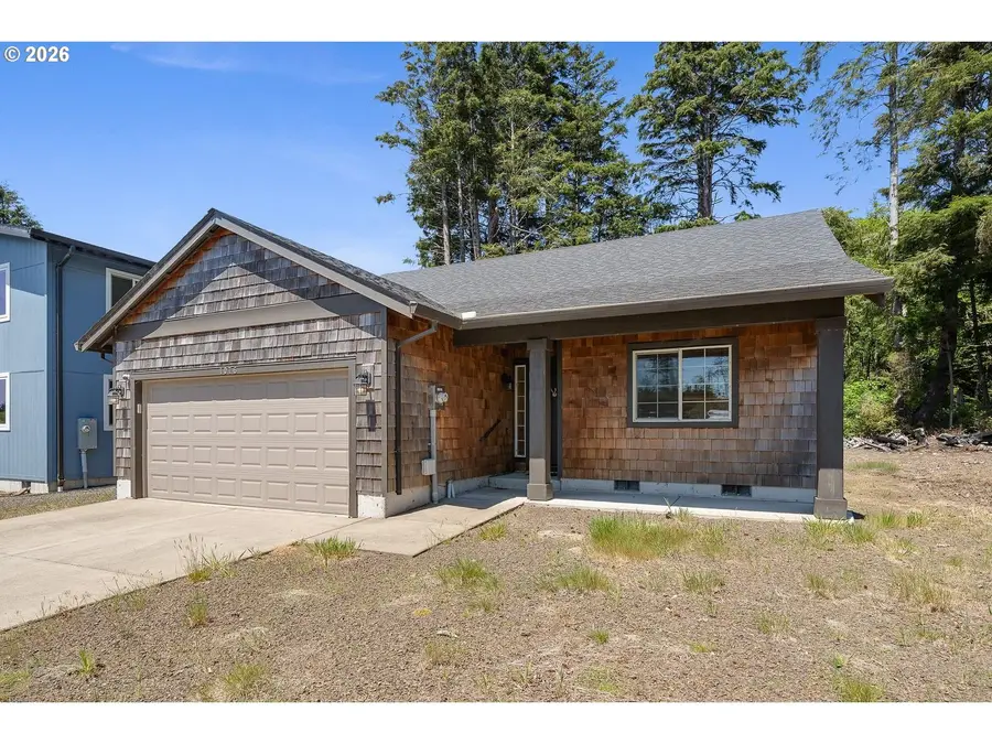 1076 NE 12th Ave, Rockaway Beach, OR 97136 - #2
