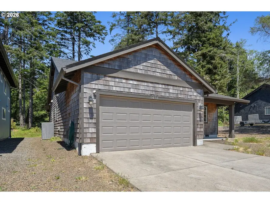 1076 NE 12th Ave, Rockaway Beach, OR 97136 - #3