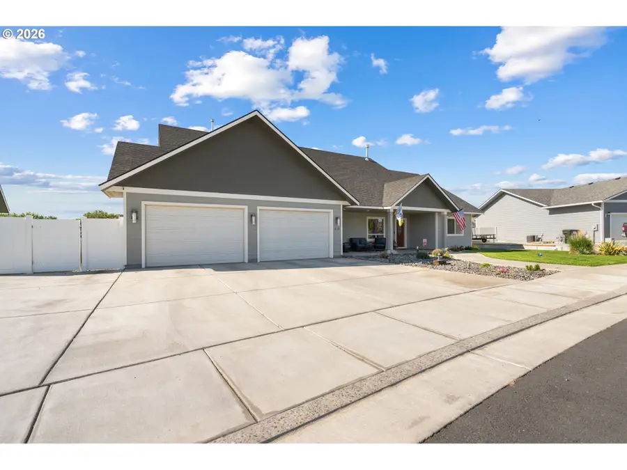 416 SW Desert Sky Dr, Hermiston, OR 97838 - #3