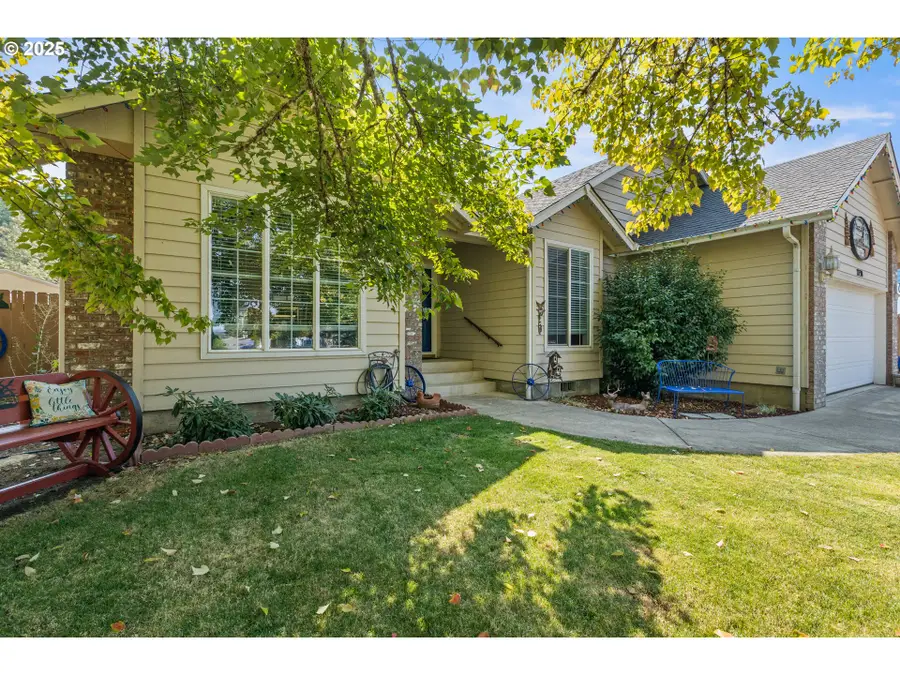 2730 Golfview Ave, Sutherlin, OR 97479 - Image #2