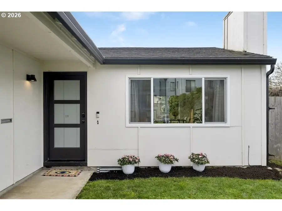 2630 NE Saratoga St, Portland, OR 97211 - #2