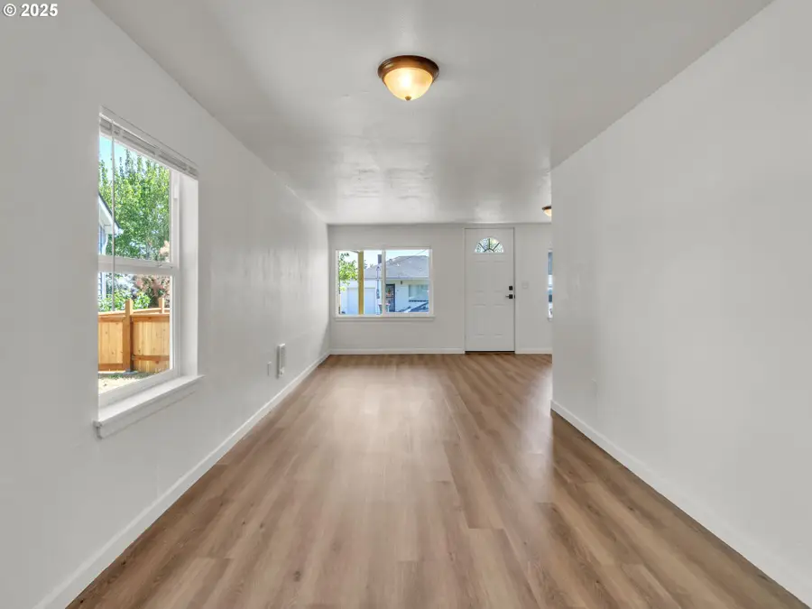 801 NE 13th St, McMinnville, OR 97128 - Image #3