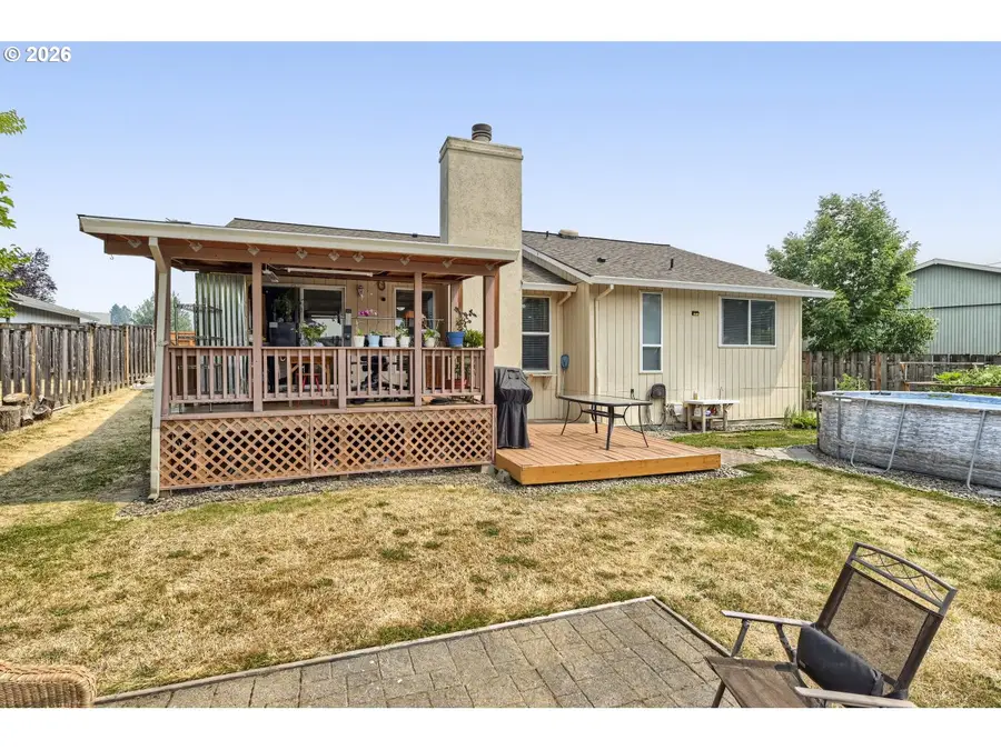 429 SW Birdsdale Dr, Gresham, OR 97080 - #3