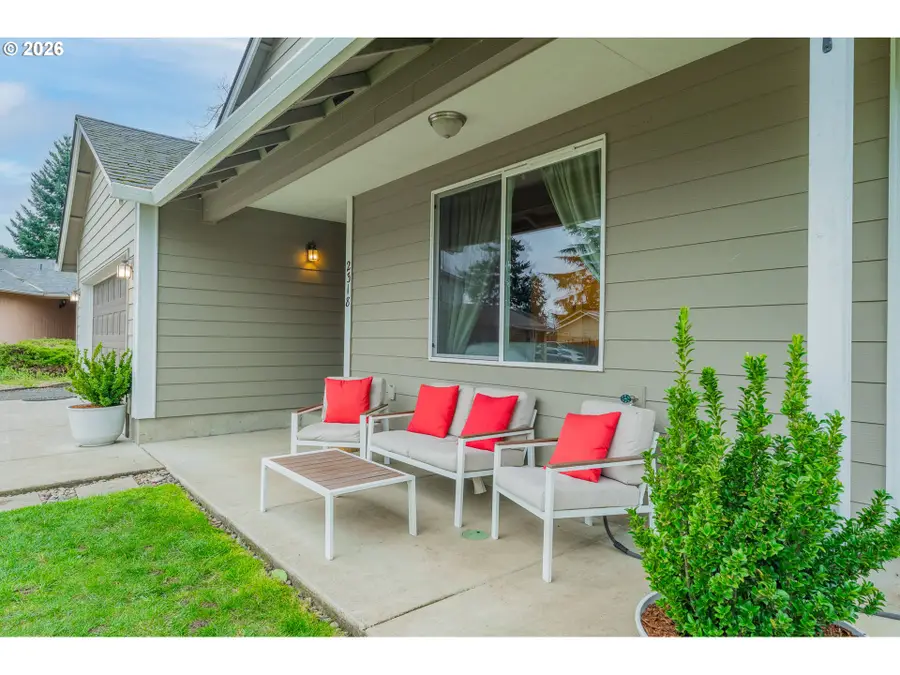 2318 8th St, Springfield, OR 97477 - #2