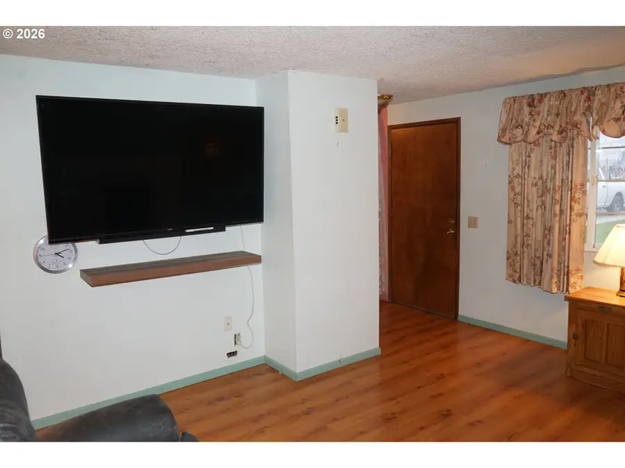 802 54th Pl, Springfield, OR 97478 - Image #3