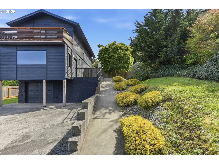 2149 Hamilton St, North Bend, OR 97459 - #3